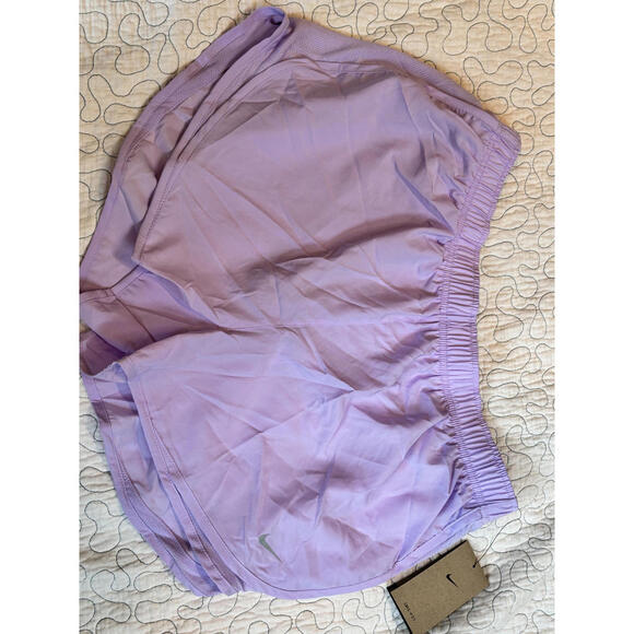 Nike Women's Dri-FIT Activewear Shorts - Lavender Size XL - Picture 1 of 7
